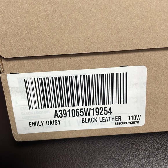 CLARKS EMILY DAISY BLACK LEATHER PUMP. NEW IN BOX. SIZE 11W. - Picture 10 of 10